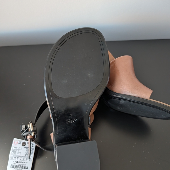 Elegant Tan Women's Sandals - Picture 7 of 11